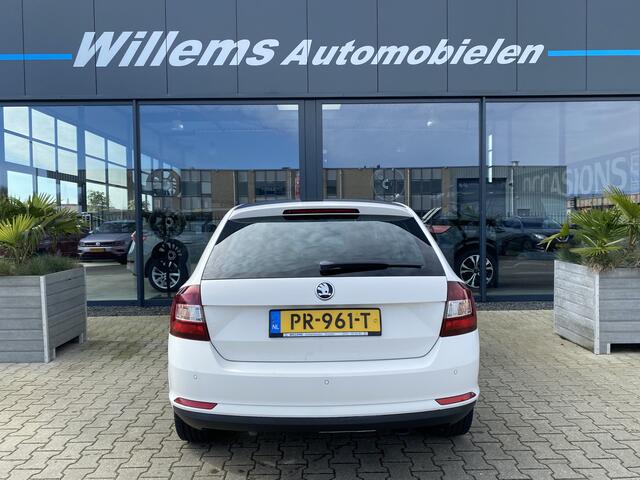 Skoda RAPID Spaceback 1.0 TSI Greentech Drive Panorama dak, Stoelverwarming & Lederen Bekleding