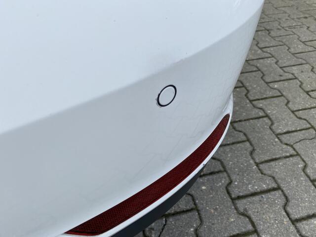 Skoda RAPID Spaceback 1.0 TSI Greentech Drive Panorama dak, Stoelverwarming & Lederen Bekleding