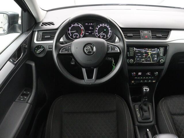 Skoda RAPID Spaceback 1.0 TSI Greentech Drive | Stoelverwarming | Carplay | Trekhaak | Climate control | Parkeerhulp | Navigatie | Cruise control | Bluetooth | Lichtmetalen velgen