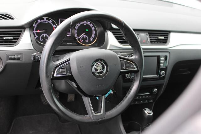 Skoda RAPID Spaceback 1.0 TSI Greentech Drive Automaat, Trekhaak, Panoramadak