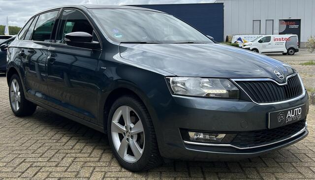 Skoda RAPID Spaceback 1.0 TSI Greentech Clever 95PK | ZEER NETTE STAAT | NL AUTO | NAP | Panoramadak | Stoelverwarming | Parkeersensoren | Navigatie | Armsteun | Climate Control | Cruise Control | 2 Sleutels |