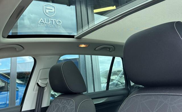 Skoda RAPID Spaceback 1.0 TSI Greentech Clever 95PK | ZEER NETTE STAAT | NL AUTO | NAP | Panoramadak | Stoelverwarming | Parkeersensoren | Navigatie | Armsteun | Climate Control | Cruise Control | 2 Sleutels |