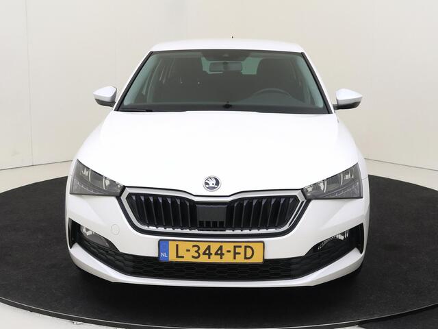 Skoda SCALA 1.0 TSI Ambition | Airco | CarPlay | Cruise control | Parkeersensoren achter | DAB radio | Bluetooth |