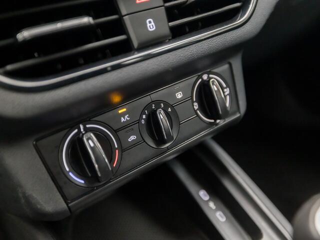 Skoda SCALA 1.0 TSI Active Sport (APPLE CARPLAY, GETINT GLAS, CRUISE, AIRCO, SPORTSTOELEN, LED KOPLAMPEN, LANE ASSIST, NIEUWE APK, NIEUWSTAAT)