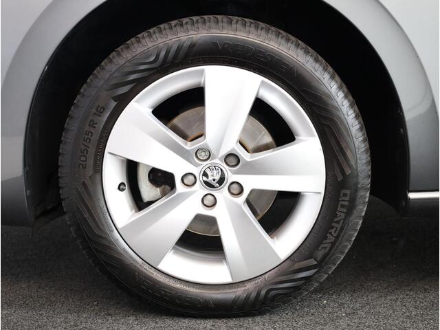 Skoda SCALA 1.0 TSI Sport Business 110 pk | Navigatie via App | Parkeersensoren | Autom. airco | Cruise control | Apple Carplay/Android Auto | LED koplampen |