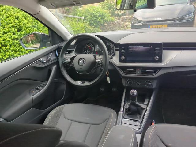 Skoda SCALA 1.0 TSI 115pk Ambition / App-Connect / Airco / Parkeersensoren Achter / Donker Glas / 17" LMV