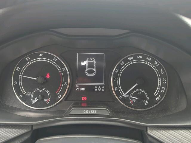 Skoda SCALA 1.0 TSI 115pk Ambition / App-Connect / Airco / Parkeersensoren Achter / Donker Glas / 17" LMV