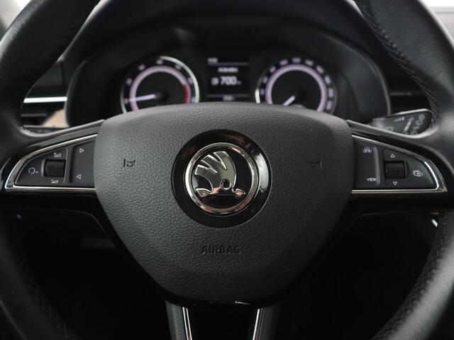 Skoda SCALA 1.0 TSI First Edition | Panoramadak | Stoelverwarming | Carplay | Full LED | Climate control | Keyless | Parkeerhulp