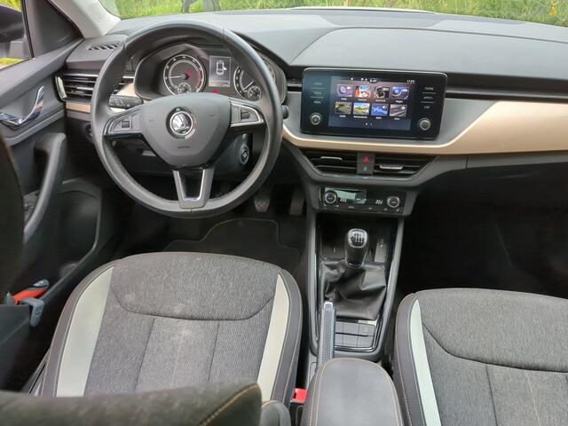Skoda SCALA 1.0 TSI 115pk First Edition / Navigatie via App Connect / Stoelverwarming / Parkeersensoren