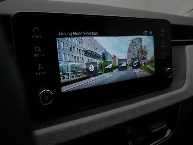 Skoda SCALA 1.0 TSI 115 pk Business Edition | LED koplampen| Achteruitrijcamera | Stoelverwarming | Apple Carplay/Android Auto