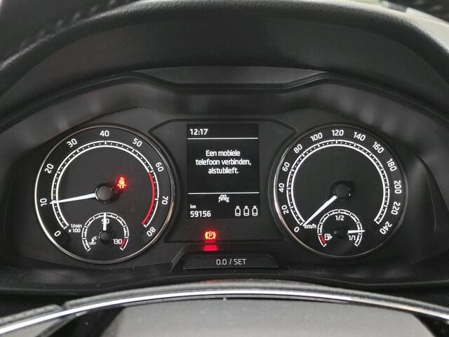 Skoda SCALA 1.0 TSI Sport Business / PANO/ PARK. SENSOREN/ LED/ SMARTLINK/ CLIMA/ 17" LMV