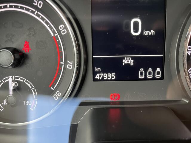 Skoda SCALA 1.0 TSI Online Edition / 110 PK/ PARK. SENSOREN/ CRUISE/ SMARTLINK/ AIRCO/ DAB/ 16" LMV