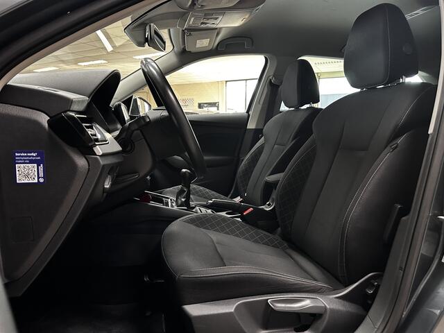 Skoda SCALA 1.0 TSI Business Edition/ 17'' LMV/ Apple + Android/ Virtual Cockpit/ LED Koplampen/ Lane-Assist./ Keyless-GO/ Stoelverw./ Navi/ Clima/ Cruise/ Multi. LEDER. Stuur/ Mistl./ Chroom/ Extra getint glas.