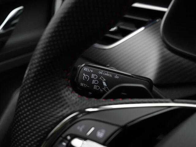 Skoda SCALA 1.5 TSI 150 pk DSG Monte Carlo | Panoramadak | Stuur-/stoelverwarming | Parkeersensoren voor/achter | Carplay