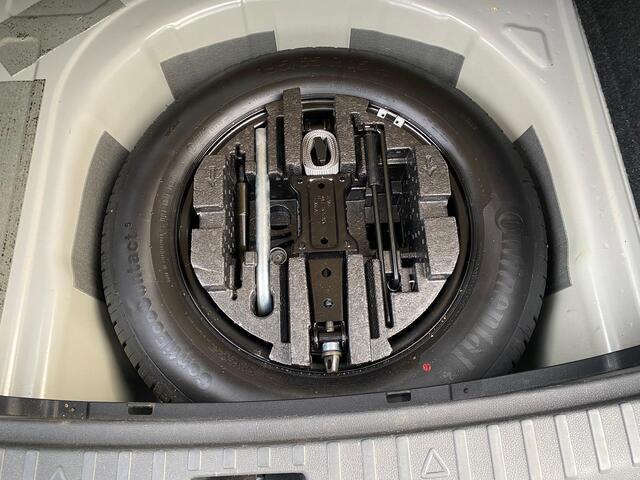 Skoda SCALA 1.0 TSI Sport Business Steelgrey Schaalstoel 18inch-velgen Applecarplay/Android