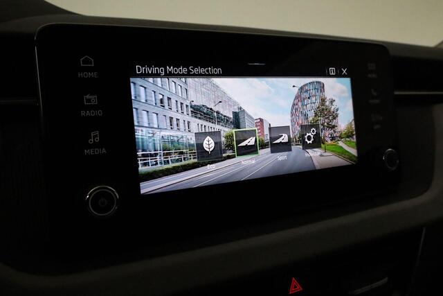 Skoda SCALA Business Edition 1.0 TSI 81 kW / 110 pk | Camera | Stoelverwarming | Cruise | 17 inch