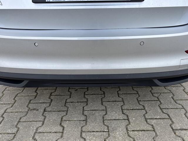 Skoda SCALA 1.5 TSI Sport Business Stoelverwarming, App-Connect & Panorama Dak