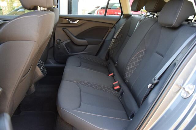 Skoda SCALA 1.0 TSI 110PK Ambition | Org. NL | Fabrieksgarantie | Trekhaak | Virtual Cockpit | Parkeersensoren | Navigatie | Full LED | Apple Carplay/Android Auto | Cruise Control | Verkeersbordherkenning |