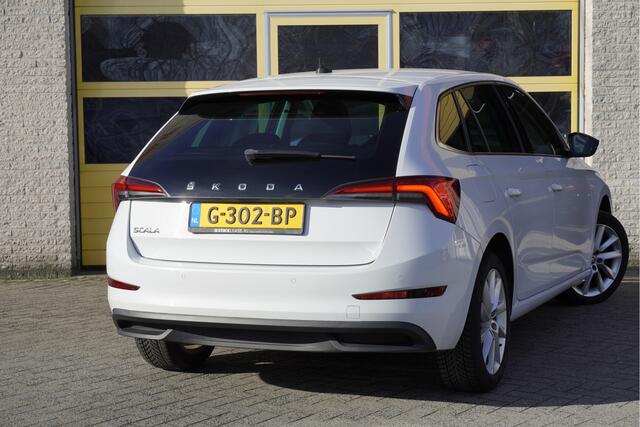 Skoda SCALA 1.0 TSI 5drs First Edition BJ2019 Lmv 17" | Led V+A | Pdc | App-Connect | Climate control | Cruise control | Alcantara/Stof bekleding | Extra getint glas