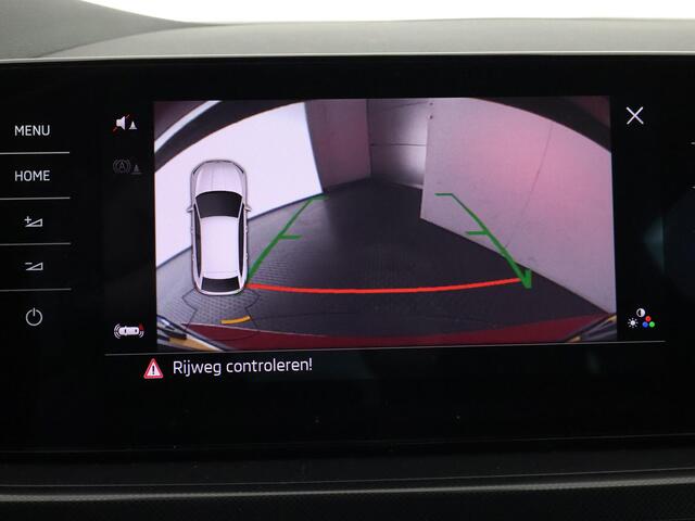 Skoda SCALA 1.0 TSI Sport Business Automaat | Panoramadak | Navigatie | Apple Carplay & AndroidAUTO | Camera