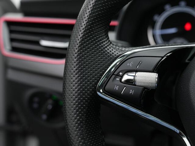 Skoda SCALA 1.0 TSI 110 pk Sport Business | Panoramadak | Parkeersensoren achter | Carplay | 2-zone Climatronic | LED koplampen