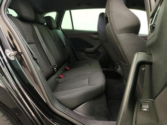 Skoda SCALA 1.0 TSI Sport Business / App connect / Climate controle / Parkeersensoren achter / Lichtmetaal 16 inch /