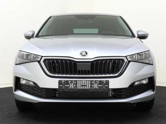 Skoda SCALA 1.0 TSI Ambition | CarPlay | Airco | Cruise control | Lane- en frontassist | Bluetooth | Parkeersensoren achter |