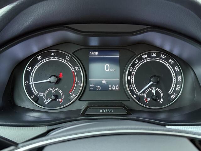 Skoda SCALA 1.0 TSI Sport Business | 110 PK | Panoramadak | Cruise control | Apple Carplay/Android Auto | 17" LM velgen |