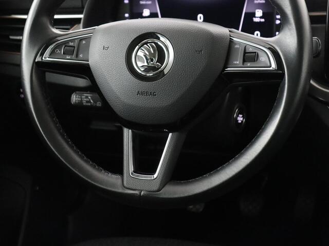 Skoda SCALA 1.0 TSI Business Edition | Panoramadak | Stoelverwarming | Adaptive cruise | Carplay | Full LED | Navigatie | Parkeerhulp | Climate control | DAB | Getint glas