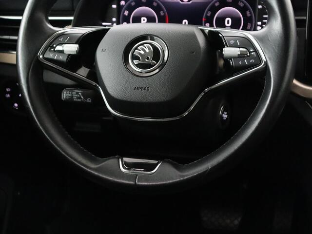 Skoda SCALA 1.0 TSI Business Edition | Automaat | Stoelverwarming | Adaptive cruise | Trekhaak | Carplay | Keyless | Climate control | Navigatie | Parkeerhulp | Virtual Cockpit