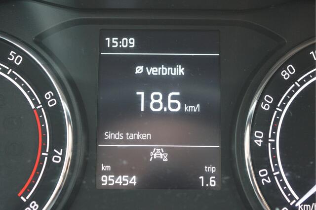 Skoda SCALA 111PK TSI Style NL-Auto / Clima / Led verl. / Carplay, android