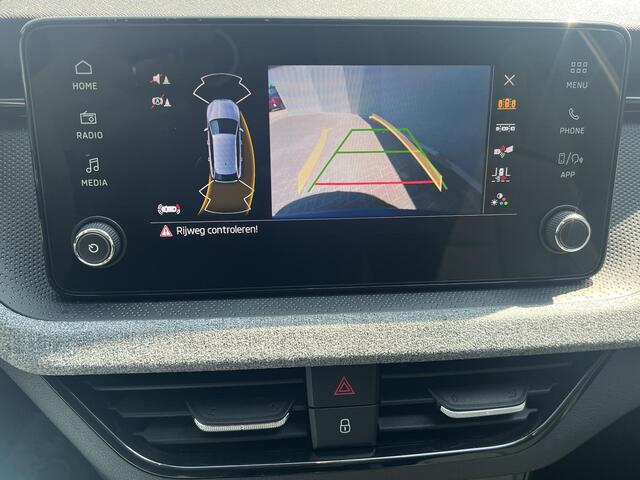 Skoda SCALA 1.0 TSI DSG Automaat Selection / Cruise Control / Camera / Navigatie via Apple Carplay Android / Climate Control / 16" LM wielen / PDC V+A