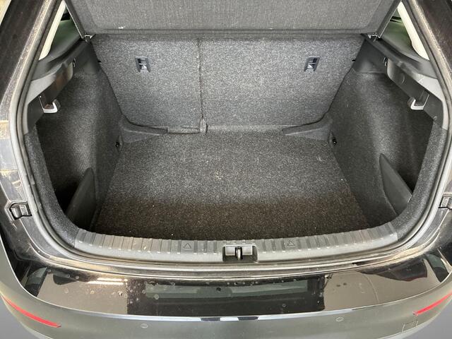 Skoda SCALA 1.0 TSI 110pk DSG Ambition · Apple/Android Car Play · P-Sensoren · Cruise Control · Getint Glas · 17'' Inch ·