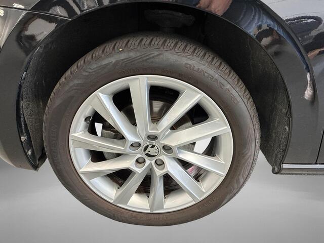 Skoda SCALA 1.0 TSI 110pk DSG Ambition · Apple/Android Car Play · P-Sensoren · Cruise Control · Getint Glas · 17'' Inch ·