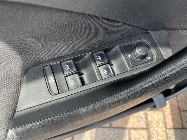 Skoda SCALA 1.5 TSI Sport Business / AUTOMAAT/ 150 PK/ TREKHAAK/ CRUISE/ SMARTLINK/ PARK. SENSOREN/ CLIMATE/ STOELVERWARMING/ 18" LMV