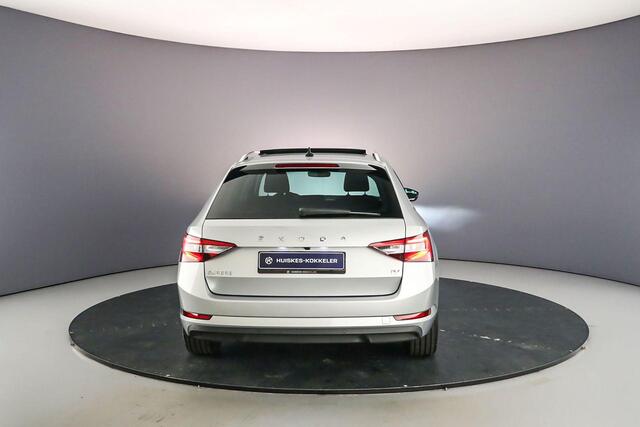 Skoda SUPERB Combi Business Edition Plus 1.4 TSI PHEV 218pk DSG Automaat Panoramadak, Elektrische achterklep, Achteruitrijcamera, Cruise control, Navigatie, Parkeersensoren, LED koplampen