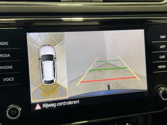 Skoda SUPERB 1.4 TSI iV Sportline Business | Navigatie/Android/Apple Carplay | LM Velgen 18" | Elektrisch Glazen Panoramadak | Voorstoelen/Stuurwiel Verwarmd | Cruise Control |