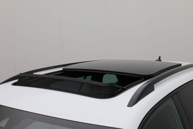Skoda SUPERB Combi 1.4 TSI 218 pk DSG iV Sportline Business | Panoramadak | Trekhaak | Geheugenstoelen | Leder/alcantara | Matrix LED | Navigatie Columbus | Stoel-/achterbankverwarming | Adaptief onderstel