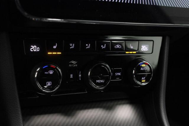 Skoda SUPERB Combi 1.4 TSI 218 pk DSG iV Sportline Business | Panoramadak | Trekhaak | Geheugenstoelen | Leder/alcantara | Matrix LED | Navigatie Columbus | Stoel-/achterbankverwarming | Adaptief onderstel