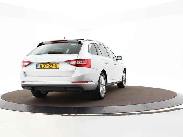 Skoda SUPERB Combi 1.4 Tsi 218pk DSG iV Business Edition Plus · Keyless · Panoramadak · Camera · Smart-Link · Keyless · Elek. Achterklep · 17'' Inch · Garantie t/m 04-03-2026 of 100.000km