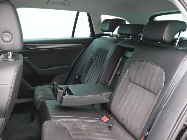 Skoda SUPERB Combi 1.4 TSI iV Business Edition Plus 218PK DSG full led, trekhaak, cruise control met travel assist, side assist, stuur-stoelverwarming, verwarmde voorruit, achteruitrijcamera, keyless, 17" lichtmetaal