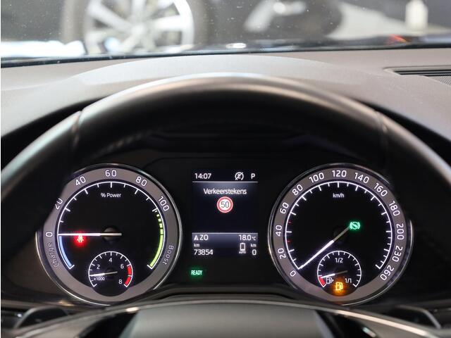 Skoda SUPERB Combi iV 1.4 TSI PHEV 218PK | Adaptive Cruise | Keyless Go & Entry | Stoel&Stuurverwarming | Carplay | DCC |
