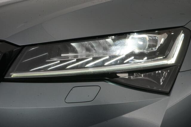 Skoda SUPERB Combi 1.4 TSI iV Sportline Business | Trekhaak | ACC | Stoel/stuur verwarming