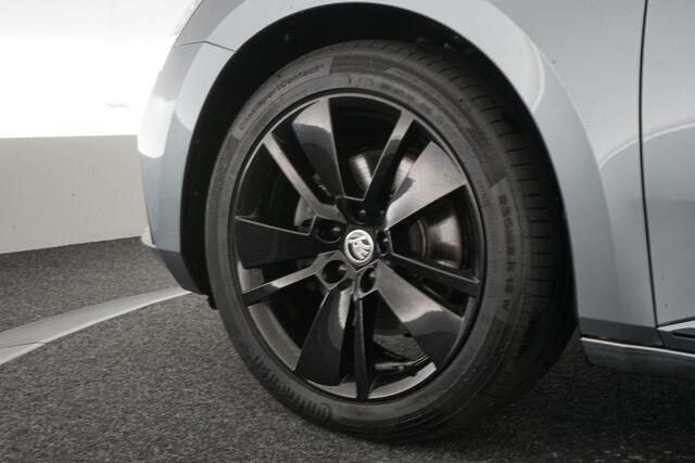 Skoda SUPERB Combi 1.4 TSI iV Sportline Business | Trekhaak | ACC | Stoel/stuur verwarming