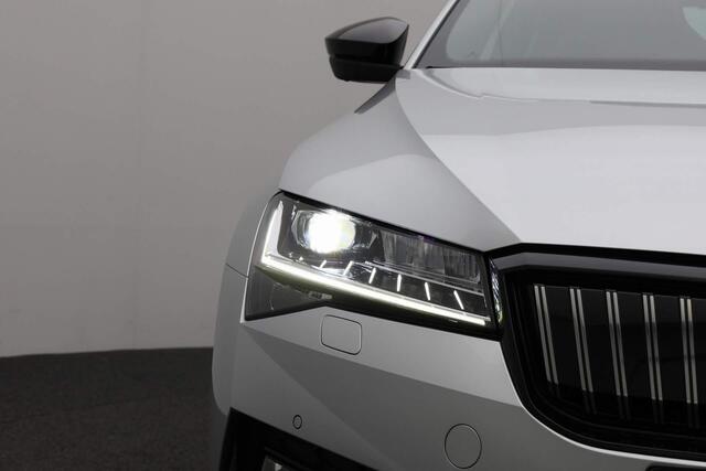 Skoda SUPERB 1.4 TSI 218 pk DSG iV PHEV Sportline Business Skoda Superb 1.4 TSI 218PK DSG iV PHEV Sportline Business | Pano | Matrix LED | Elektr. voorstoelen met geheugen | 360 camera | Navi | Keyless | ACC | 18 inch
