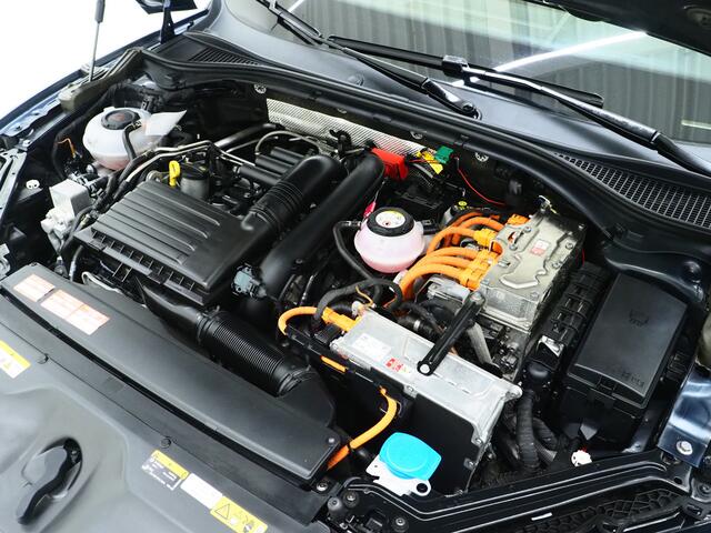 Skoda SUPERB Combi 1.4 TSI iV 218PK | Panoramadak | Trekhaak | Camera | Keyless | Adaptive Cruise | Carplay