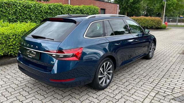 Skoda SUPERB Combi 1.4 TSI iV Business Edition panorama, camera, navi, cruise