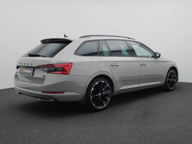 Skoda SUPERB Combi 1.4 TSI iV Sportline Business 218PK DSG Adaptieve Cruise Controle, Achteruitrijcamera, Keyless, Stoel-Stuurverwarming, Navi, Trekhaak, 19" LM Velgen