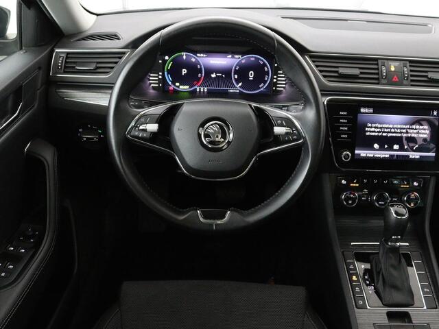 Skoda SUPERB 1.4 TSI iV Business Edition Plus | Panoramadak | Virtual Cockpit | Stoelverwarming | Camera | Carplay | Full LED | Memory | Navigatie | Parkeerhulp