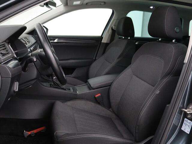 Skoda SUPERB 1.4 TSI iV Business Edition Plus | Panoramadak | Virtual Cockpit | Stoelverwarming | Camera | Carplay | Full LED | Memory | Navigatie | Parkeerhulp